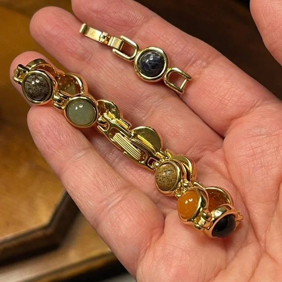 Multi gem gold tone extendable bracelet - Picture 6 of 8